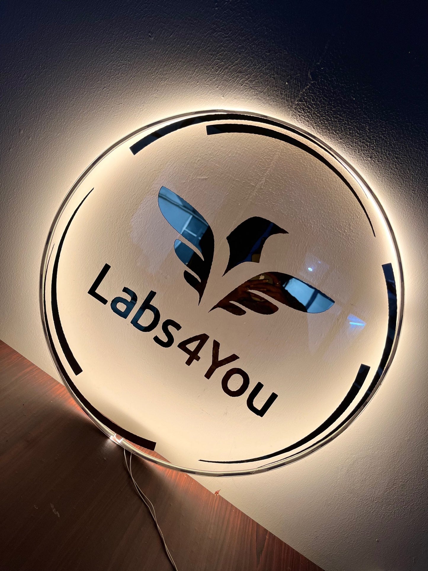 Logo round LED name plate