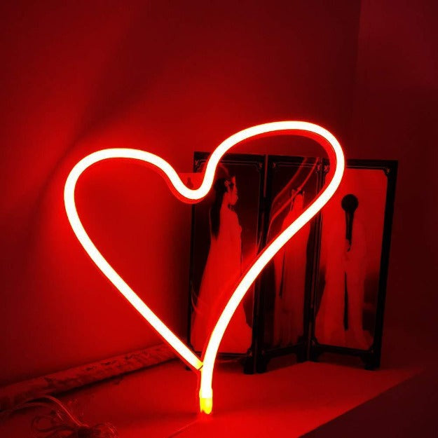 Quirky Heart Neon Sign Light | Battery & USB Operated